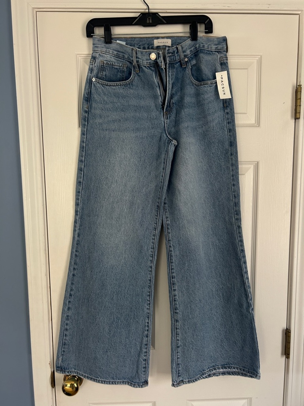 PacSun Women's High-Rise Wide Leg Jeans in Light Blue Wash